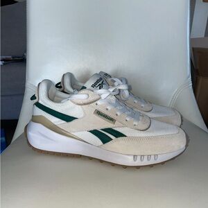 Reebok Forte Racer in White and Dark Green